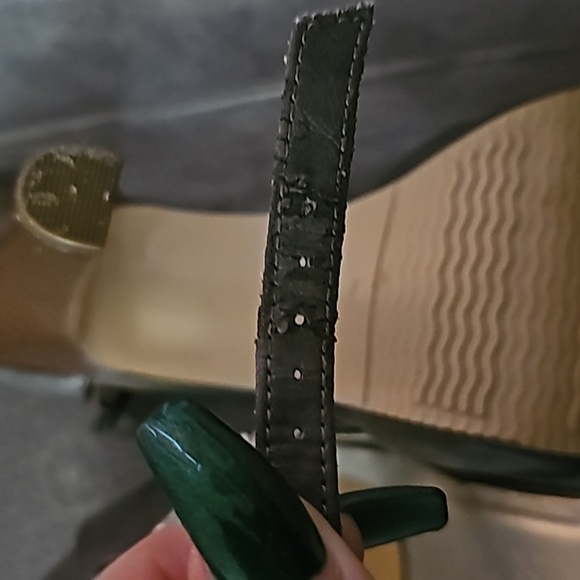 Pair of grey platform shoes/sandals. Size 8. - Picture 3 of 6